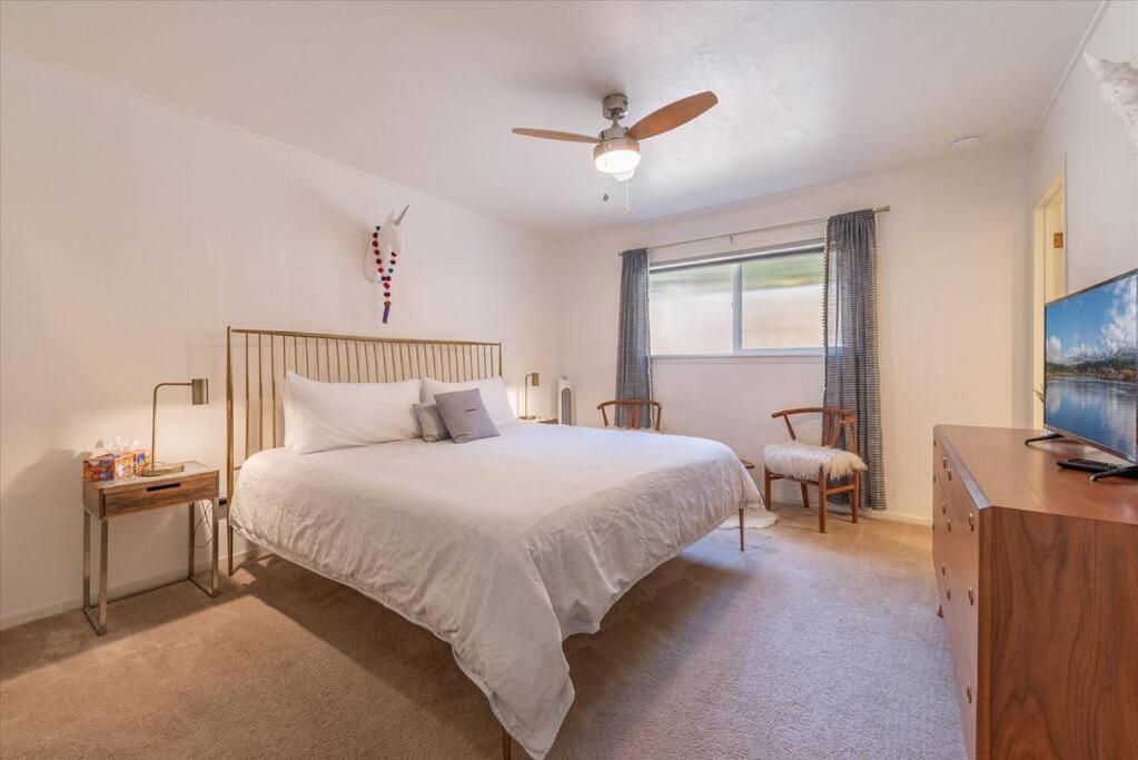Lake Views, Pet-Friendly Cabin With Hot-Tub In King'S Beach Kings Beach Bagian luar foto