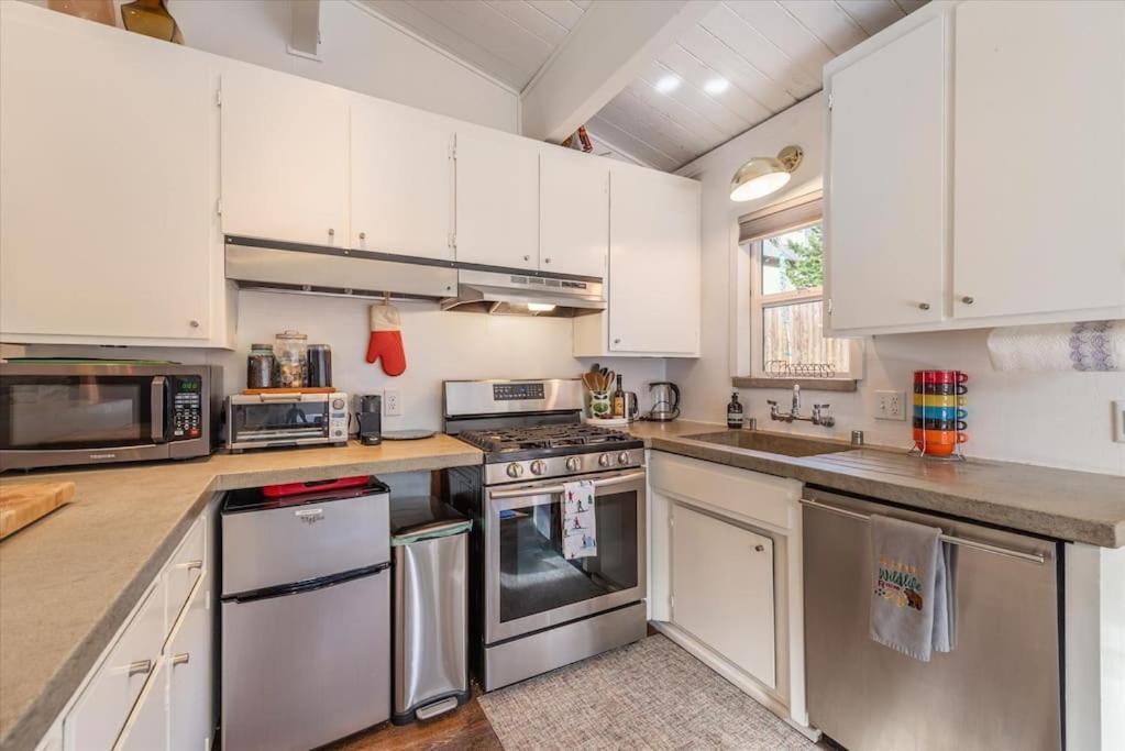Lake Views, Pet-Friendly Cabin With Hot-Tub In King'S Beach Kings Beach Bagian luar foto